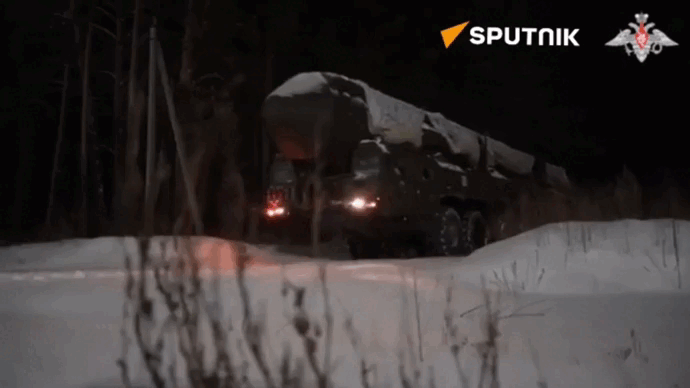 Xem quân đội Nga tập trận bảo vệ tên lửa đạn đạo xuyên lục địa Yars