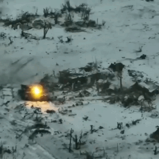 Video xe chiến đấu bộ binh M2 Bradley Ukraine giao chiến xe tăng T-90M của Nga