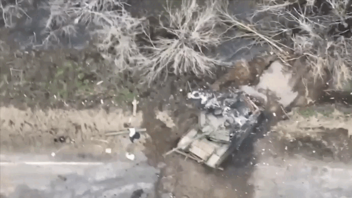 Thêm một siêu xe tăng T-90M của Nga bị phá hủy ở khu vực Kheson
