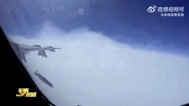 Bí ẩn tên lửa đạn đạo trên máy bay ném bom H-6K của Trung Quốc