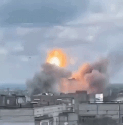 Ukraine phóng 5 tên lửa ATACMS vào Lugansk, 50 người thương vong