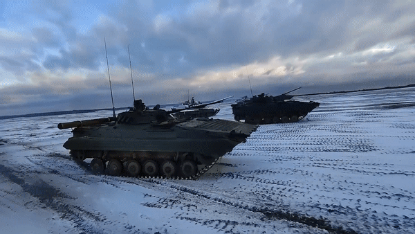 Quân đội Nga và Belarus tiến công đồng bộ trên lãnh thổ phủ đầy tuyết