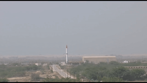 Pakistan phóng thử tên lửa Shaheen-III có thể vươn tới nhiều thành phố Ấn Độ