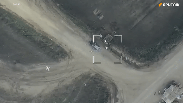 UAV cảm tử Nga tấn công phương tiện quân sự Ukraine