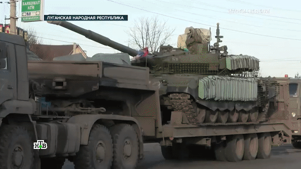 Xe tăng chủ lực T-90M của quân đội Nga dồn dập sang miền Đông Ukraine