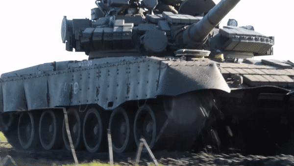 &apos;Hung thần&apos; T-80 BV của Nga tham chiến tại Ukraine