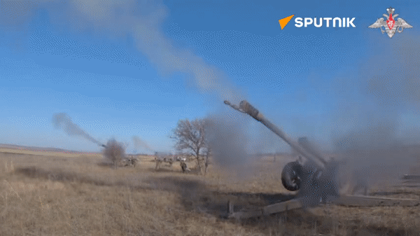 Lựu pháo D-30 Nga phá hủy hàng loạt mục tiêu quân sự Ukraine ở miền Đông