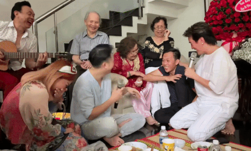 Màn đồng ca mừng sinh nhật mẹ đặc biệt của anh em Hoài Linh với Chí Tài và Mr Đàm