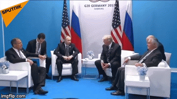 Trump - Putin lạnh lùng bắt tay trước cuộc gặp 'định hình thế giới'