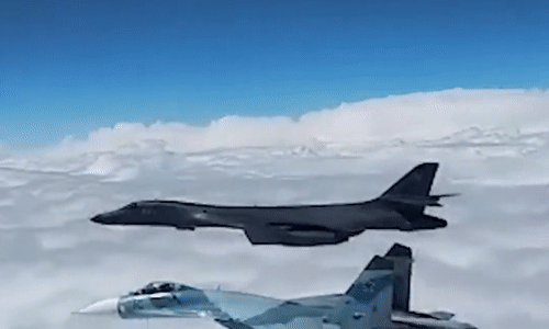 Tiêm kích Nga chặn đầu máy bay ném bom Mỹ đang áp sát không phận