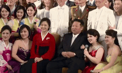 Phu nhân ông Kim Jong-un mặc hanbok, tái xuất xinh đẹp rạng ngời 