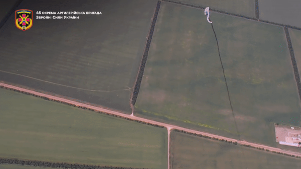 UAV Ukraine ghi lại khoảnh khắc bị quân đội Nga bắn rơi