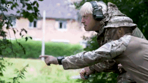 Thủ tướng Anh Johnson thị sát quá trình huấn luyện binh sĩ Ukraine