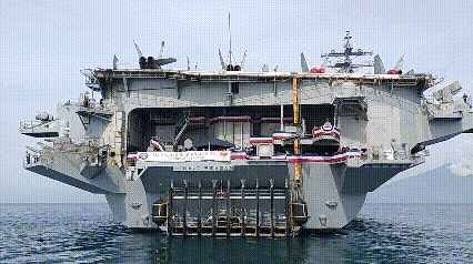 Sức mạnh tàu sân bay Mỹ USS Ronald Reagan đến thăm Đà Nẵng