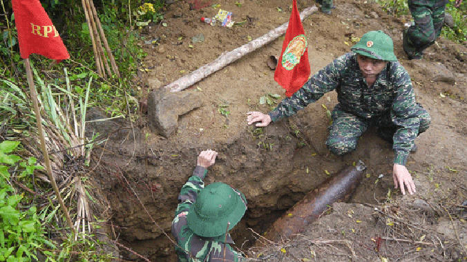 Quả bom nặng 230kg trên núi Hải Vân đã được xử lý an toàn.