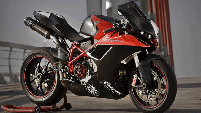 Đây được xem là một trong những tác phẩm Ducati độ ấn tượng của Radical Ducati và nhà độ xe Dragon TT thực hiện.