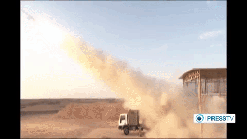 Iran thử tên lửa Sumar hồi năm 2015.