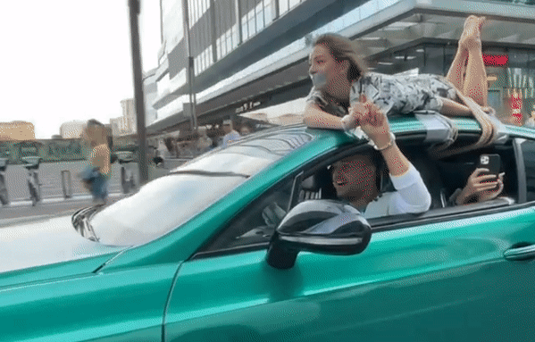 Sao Instagram dán băng dính miệng bạn gái, trói trên nóc siêu xe diễu phố