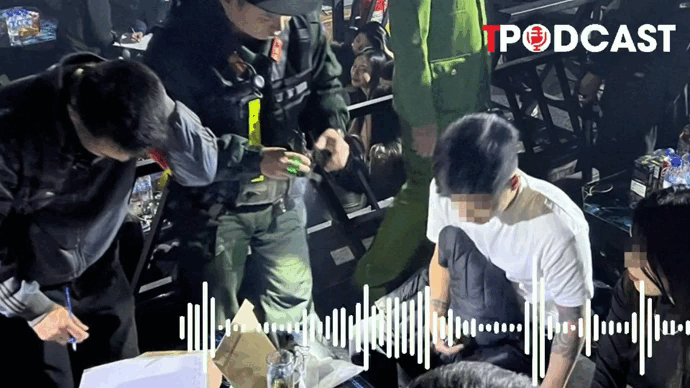HÌNH SỰ: Đột kích quán bar, hàng chục &apos;dân chơi&apos; dương tính ma túy