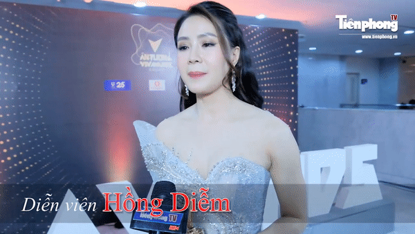 Hồng Diễm nói gì về việc tiếp tục ghép đôi với &apos;người tình màn ảnh&apos; Hồng Đăng?