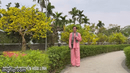 Nghệ sĩ Hoài Linh sáng tác thơ chúc tết người hâm mộ ở 63 tỉnh thành