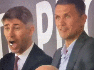 Huyền thoại Maldini ăn mừng &apos;như điên&apos; khi con trai ghi bàn trong trận ra mắt Milan