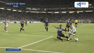 Neymar ăn vạ kiếm penalty, PSG &apos;đánh tennis&apos; trên đất Nhật Bản 