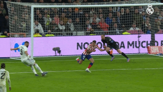 Benzema tỏa sáng trong hiệp phụ, Real Madrid nhọc nhằn đánh bại hàng xóm Atletico 