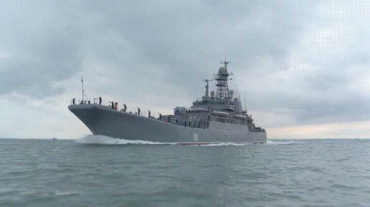 [VIDEO] Tàu đổ bộ Azov của Nga tiến vào bán đảo Crimea
