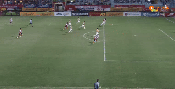 Giúp CAHN đánh bại TP HCM 2-0, HLV Kiatisuk có màn ra mắt thành công