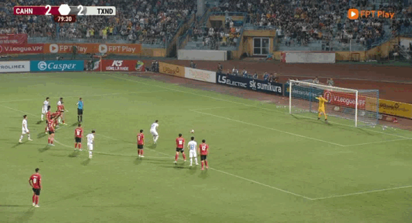 Thắng ngược CAHN, Thép Xanh Nam Định giữ vững ngôi đầu bảng V-League 2023/24