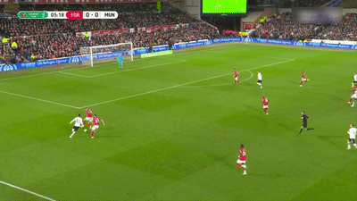 Rashford lập siêu phẩm, MU đặt một chân vào chung kết Carabao Cup