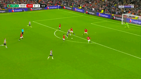 Thảm bại trước Newcastle, MU trở thành cựu vương Carabao Cup