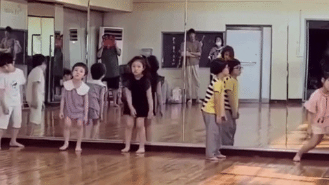 Clip: Dàn diễn viên nhí &apos;Ngôi trường xác sống&apos; luyện tập phân cảnh hóa thành zombie