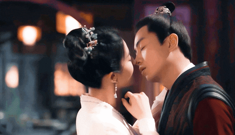 Cảnh hôn mùi mẫn của Lưu Diệc Phi và Trần Hiểu khiến mạng xã hội Trung bùng nổ