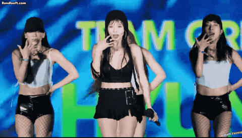 Màn trình diễn 19+ của HyunA tại lễ hội nước