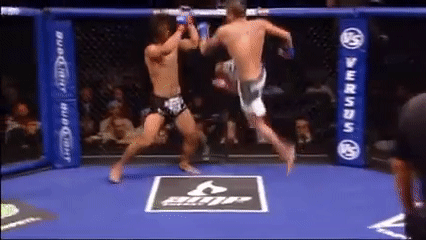 Cú đá huyền thoại của Anthony Pettis.