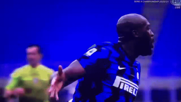 Milan bại trận, Ibra cúi đầu vỗ tay tán thưởng Lukaku