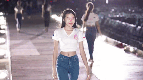 Dàn thí sinh khoe chân thon dài tại buổi tổng duyệt Người đẹp Thời trang