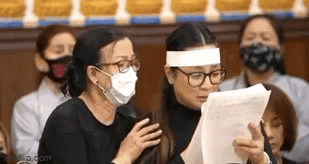 Lễ cúng 49 ngày ca sĩ Phi Nhung, con gái khóc nức nở đọc lời nhắn nhủ
