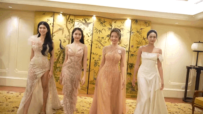 Bước catwalk tự tin của 25 thí sinh trước chung kết Hoa hậu Việt Nam