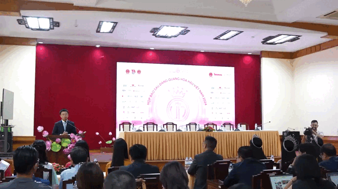 Toàn cảnh buổi họp báo Hoa hậu Việt Nam 2024 sau đăng quang tại UBND TP Huế
