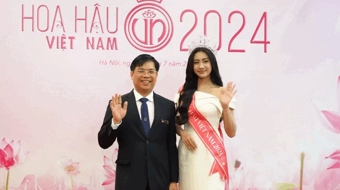 Thầy giáo nói về thành tích học tập xuất sắc của Hoa hậu Hà Trúc Linh