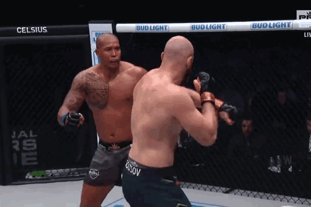 Renan Ferreira hạ gục đối thủ Denis Goltsov