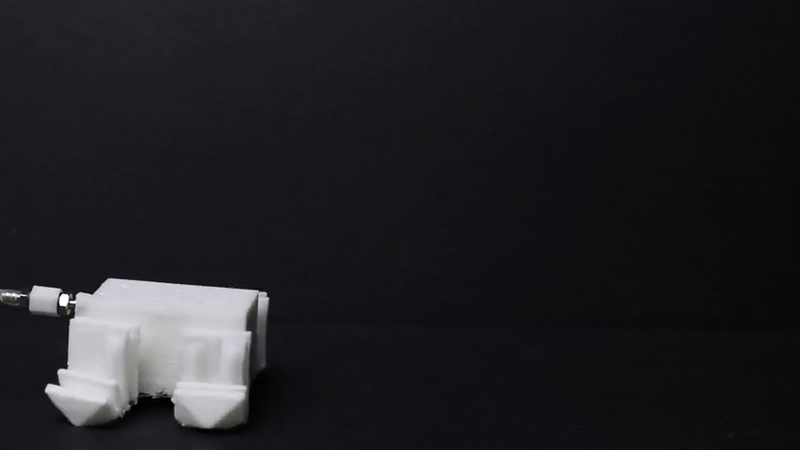 Robot 3D từ một khối lộn ngược và có thể bước ra khỏi máy in