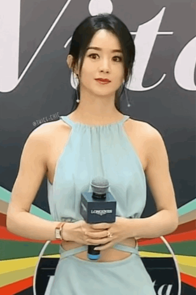 Triệu Lệ Dĩnh vừa xuất hiện đã khiến Weibo dậy sóng với vòng eo con kiến ảnh 5