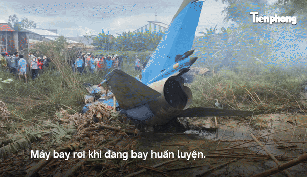 Phi công đưa Su-22 vào vị trí an toàn và nhảy dù trước khi máy bay rơi
