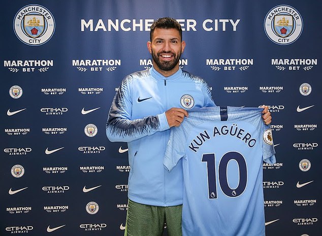 Man City ‘trói chân’ thành công Sergio Aguero