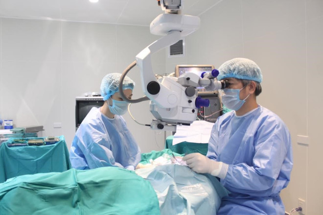 Ghép thành công giác mạc bé gái hiến tặng cho hai bệnh nhân