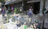 Nhiều tuyến phố Hà Nội đào xới, lát đá vỉa hè cuối năm